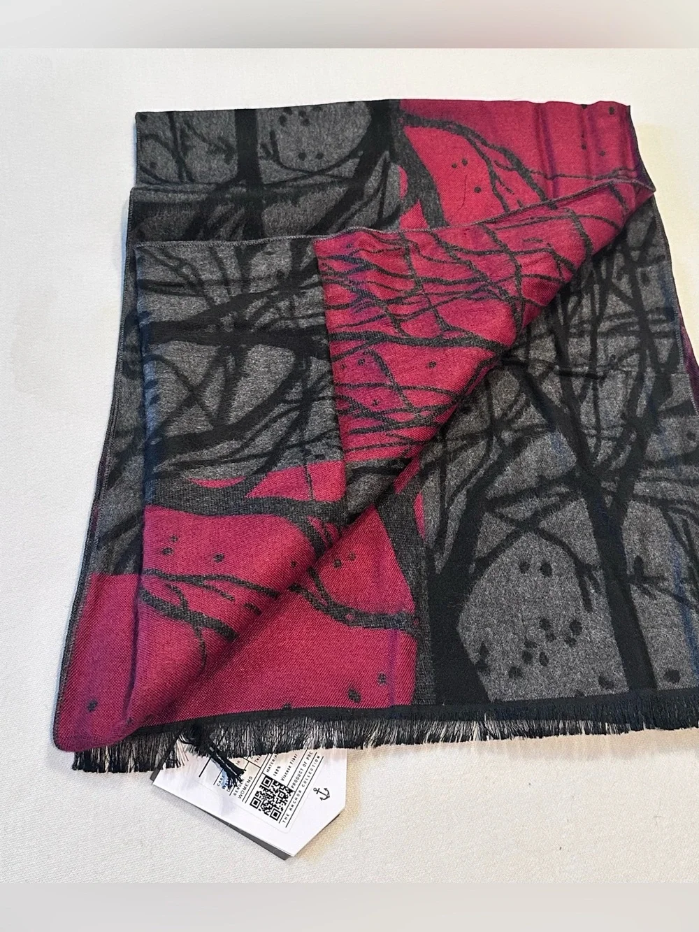 Mio Marino scarf - Twigs Red & Gray. NIB. Feels like cashmere!
